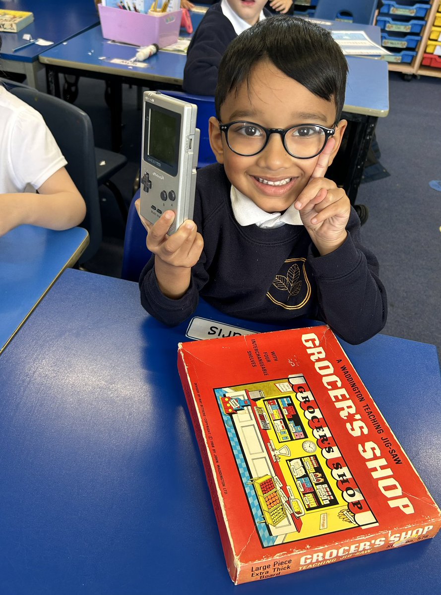 SquirrelsBCP's tweet photo. Today in squirrels we had a mystery box arrive in our classroom full of old toys! We loved looking and playing with them!🐿️🧸🪀🚂 https://t.co/lCFfIsAril