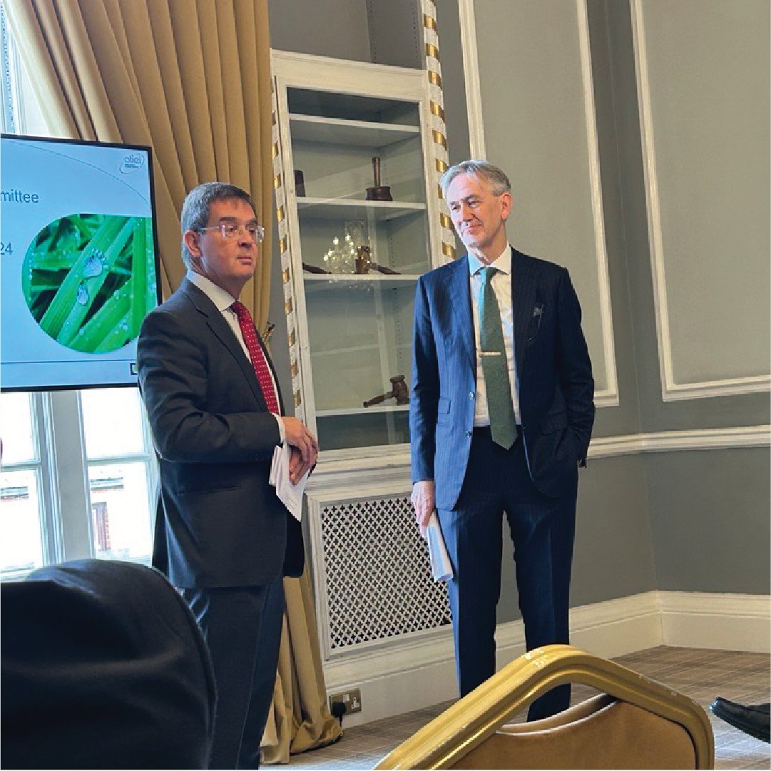 Last week at the <a href="/UKLAsecretariat/">UKLA (United Kingdom Lubricants Association)</a> AGM, our Chairman and 6th generation of the Vickers family, Peter Vickers was thanked by David Hopkinson of Multisol for all of his efforts and contributions to UKLA and UEIL over the years 👏 

#vickersoils #ueil #ukla