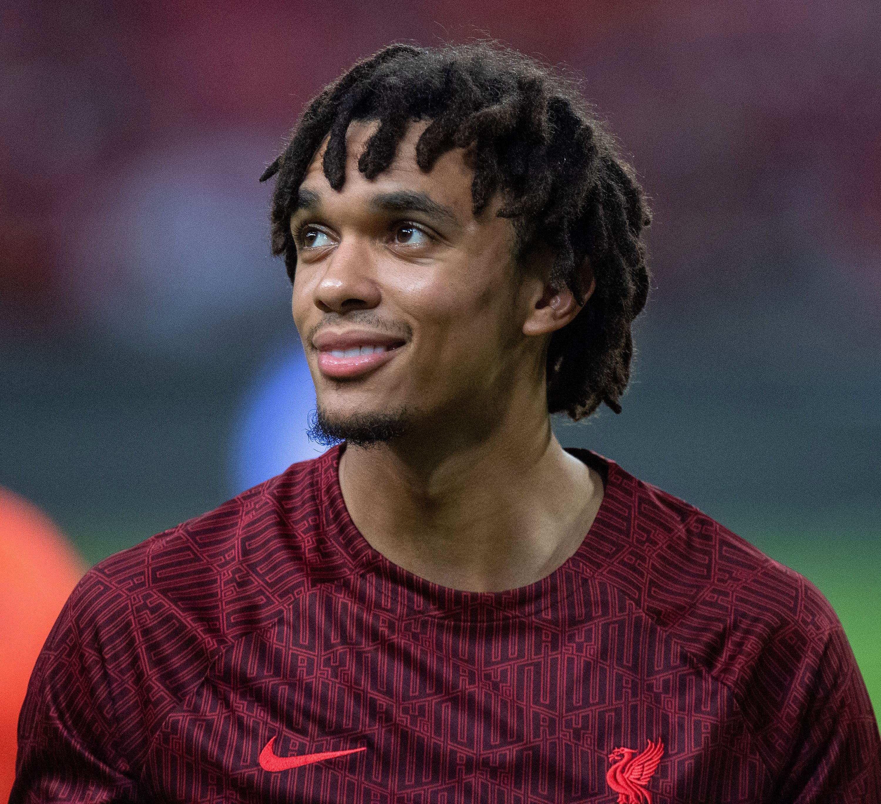 Football Tweet ⚽ on X: "🚨 𝗕𝗥𝗘𝗔𝗞𝗜𝗡𝗚: Real Madrid have made initial contact with Trent Alexander-Arnold as his Liverpool contract runs out. ⚪☎️ The right-back has turned down every contract offer by