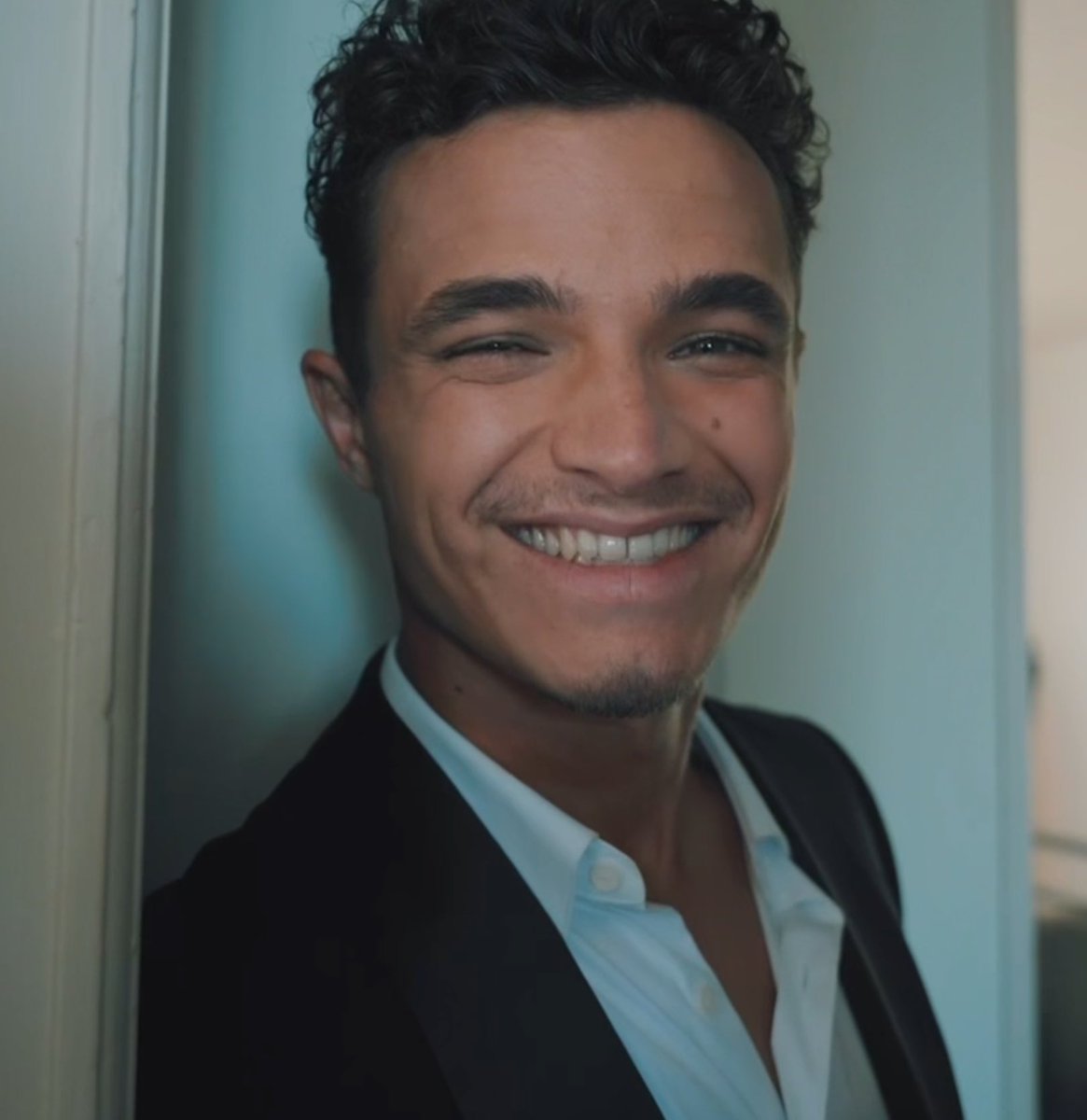 meunorris's tweet photo. the prettiest boy with the prettiest smile, oh god i'm so in love https://t.co/VdHBkatN7y