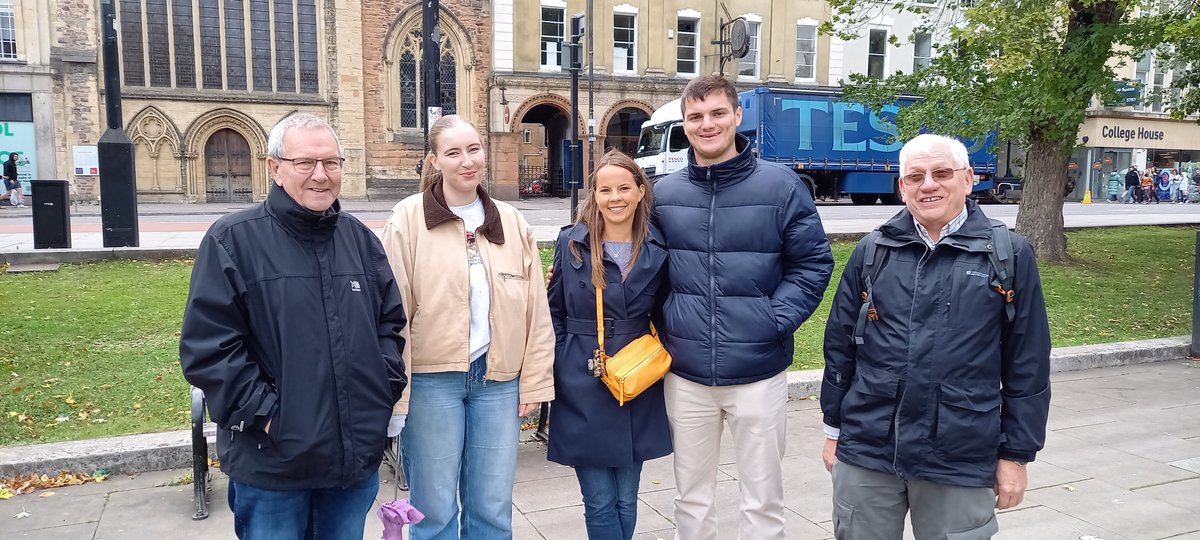 RobCollinGuide's tweet image. Lovely group from Taunton, London, and Northampton on #BristolSlaveTradewalk on Sunday 29 September.  A lot to discuss on this difficult part of Bristol, Bath and British history and of Colston&apos;s divisive legacy and the relevance of this history to us now.  @Dr_RGStone