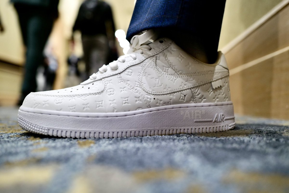 .<a href="/EricPMusselman/">Eric Musselman</a> is all set for <a href="/B1GMBBall/">Big Ten Men's Basketball</a> Media Day!