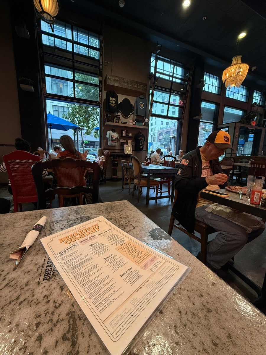 Xanon17's tweet photo. Early morning walk and breakfast :) https://t.co/ffjkno2rFc
