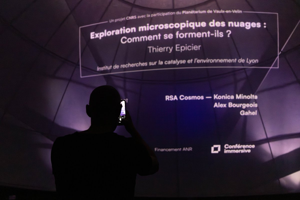 🌨️ Jeudi 10 octobre à 19h30, plongez dans l’infiniment petit au <a href="/PlanetariumVV/">Le Planétarium</a> ! Assistez à la conférence immersive “Les Échappées inattendues” du <a href="/CNRS/">CNRS 🌍</a>, et découvrez le rôle essentiel des nuages dans le climat de la Terre.

🔗Gratuit sur réservation👉vaulx-en-velin.net/actualites/202…
