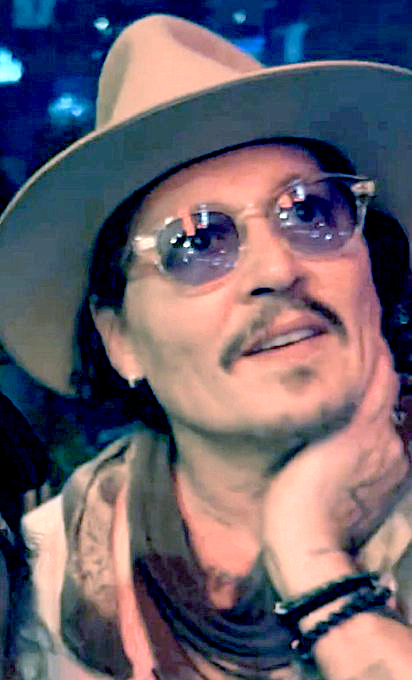 Meepsia's tweet image. 031024
I made the Chelsea Hotel pic a bit lighter and then I further filtered it in both FilterForge and Photoshop ☺️

#JohnnyDepp #FilterForge #Photoshop
