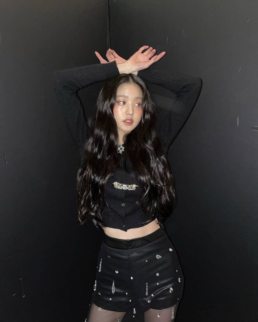 izone_folder's tweet photo. ウォニョン　黒 https://t.co/TCHox31ZK9
