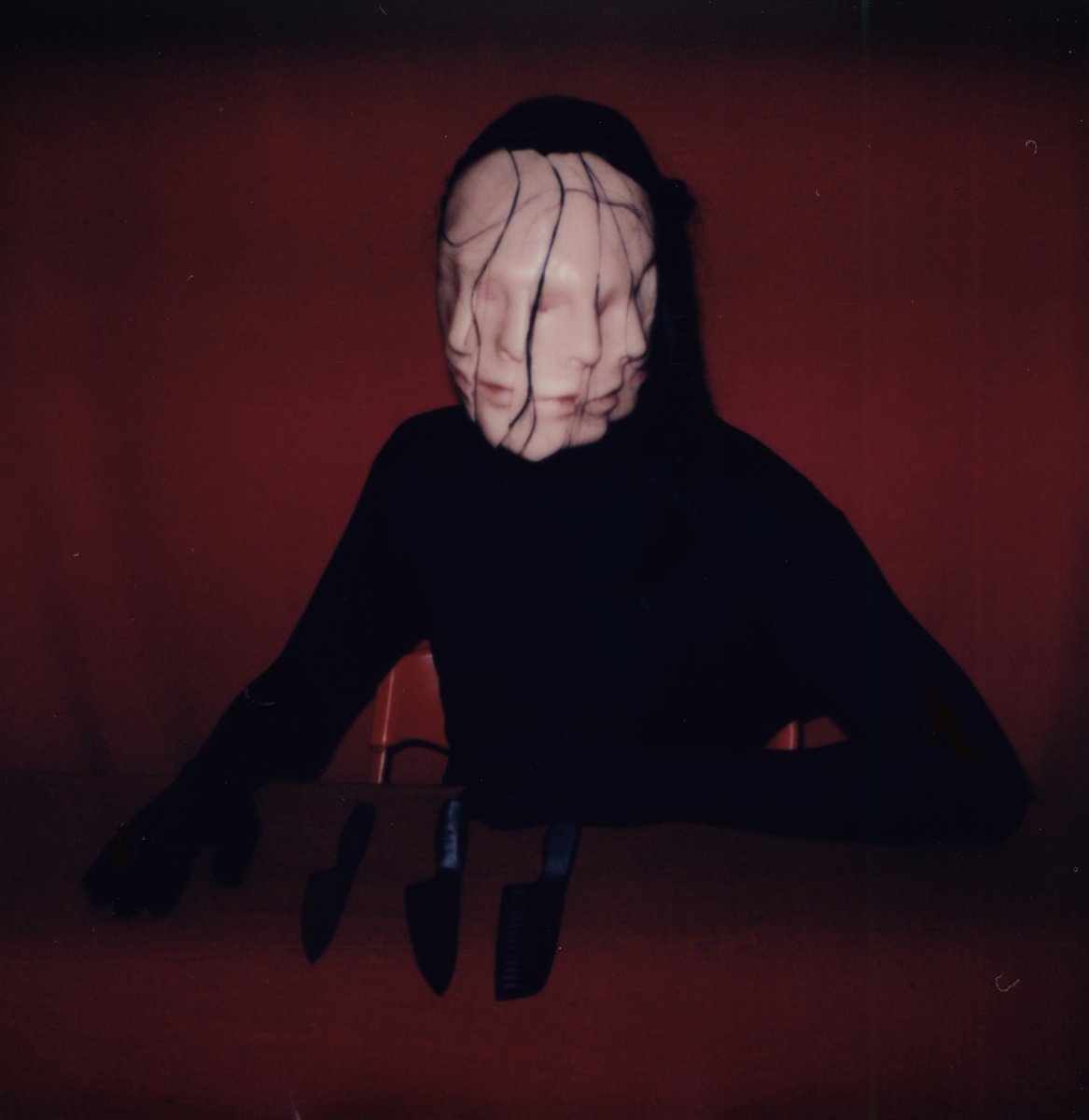 GIRL WITH NO FACE DELUXE 👥 now available for pre order (digital and vinyl). Link 🔗 in bio.