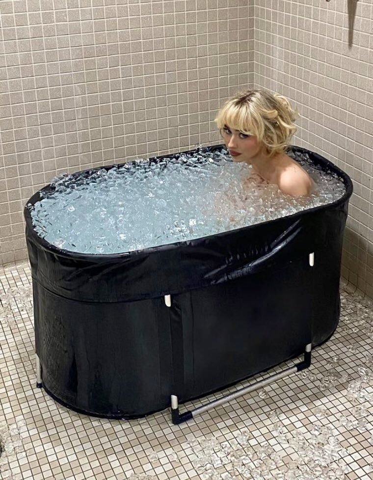 SabrinacAccess's tweet photo. Sabrina Carpenter in an ice bath via Instagram feed. 🧊 https://t.co/y5OTmISY8d