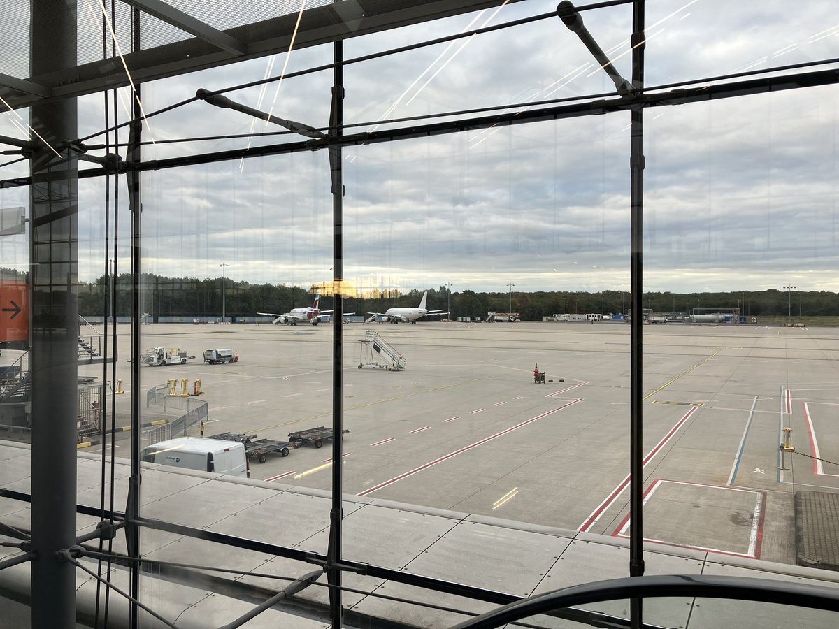 stronautovic's tweet photo. flugzeugfan2 https://t.co/HIOIEJveAl