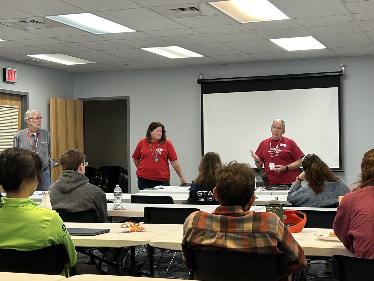 VolunteerNH's tweet photo. Thank you to the @americanredcross staff &amp; volunteers who led the Ready Corps training for our AmeriCorps members on Tuesday! Service happens in many different ways, and we're grateful that we could share your team's knowledge and expertise with our programs. https://t.co/CwZ0b73Xzb