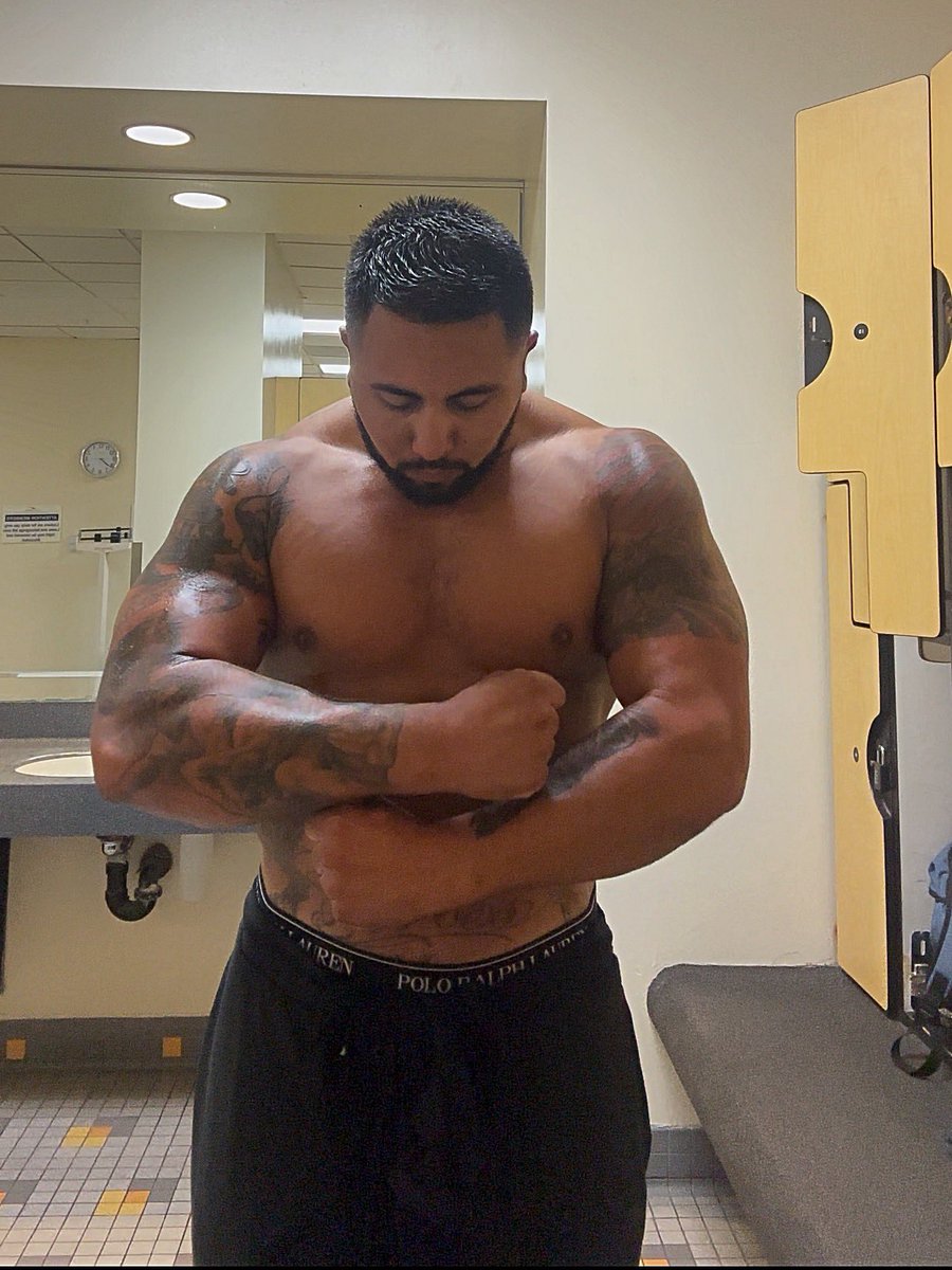 CubTheKing's tweet photo. Fit check! 💪🏾 #Debate2024 #BIFF2024 #fit #fitness #gym #gymmotivation https://t.co/UHE1HcnwpP