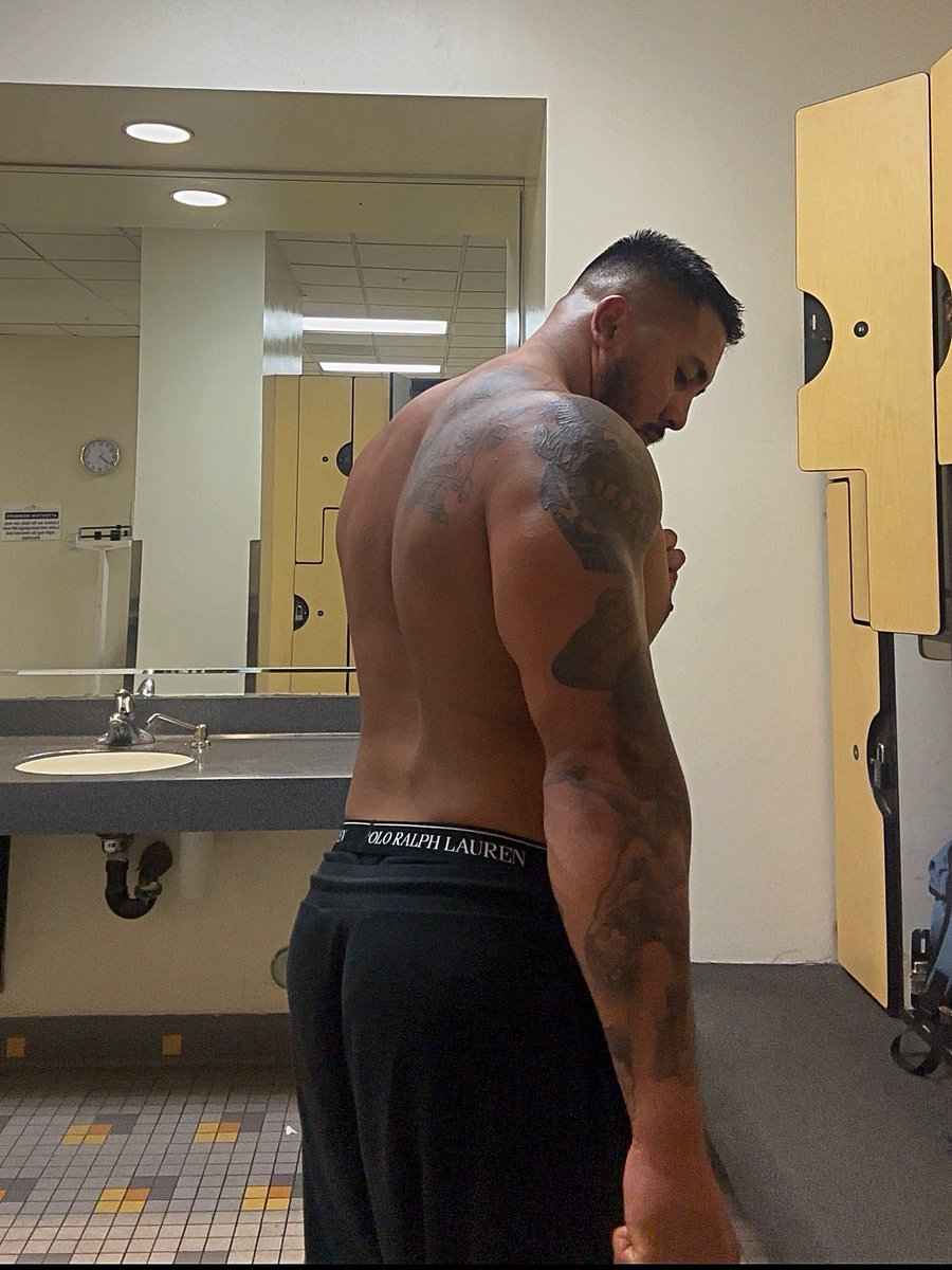 CubTheKing's tweet photo. Fit check! 💪🏾 #Debate2024 #BIFF2024 #fit #fitness #gym #gymmotivation https://t.co/UHE1HcnwpP