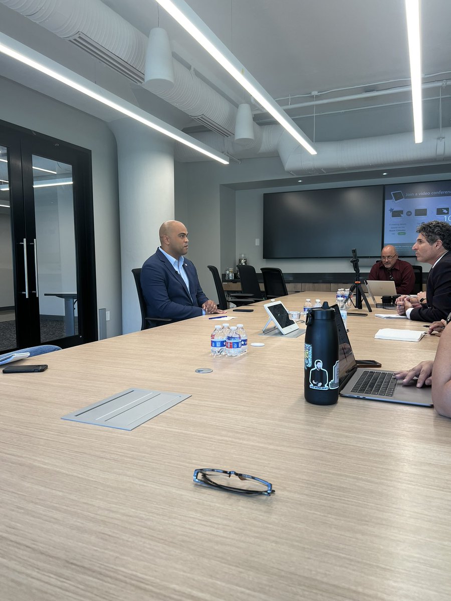 <a href="/ColinAllredTX/">Colin Allred</a> meeting now, with the <a href="/ExpressNews/">San Antonio Express-News</a> Editorial Board. <a href="/tedcruz/">Ted Cruz</a> has refused to meet with our Board. Allred is meeting with <a href="/HoustonChron/">Houston Chronicle</a> <a href="/dallasnews/">Dallas Morning News</a> <a href="/startelegram/">Fort Worth Star-Telegram</a> and <a href="/statesman/">Austin Statesman</a> 

Nice to see a nominee value local journalism.