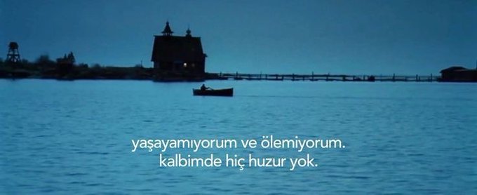 Yaşayamıyorum ve ölemiyorum.  
Kalbimde hiç huzur yok.