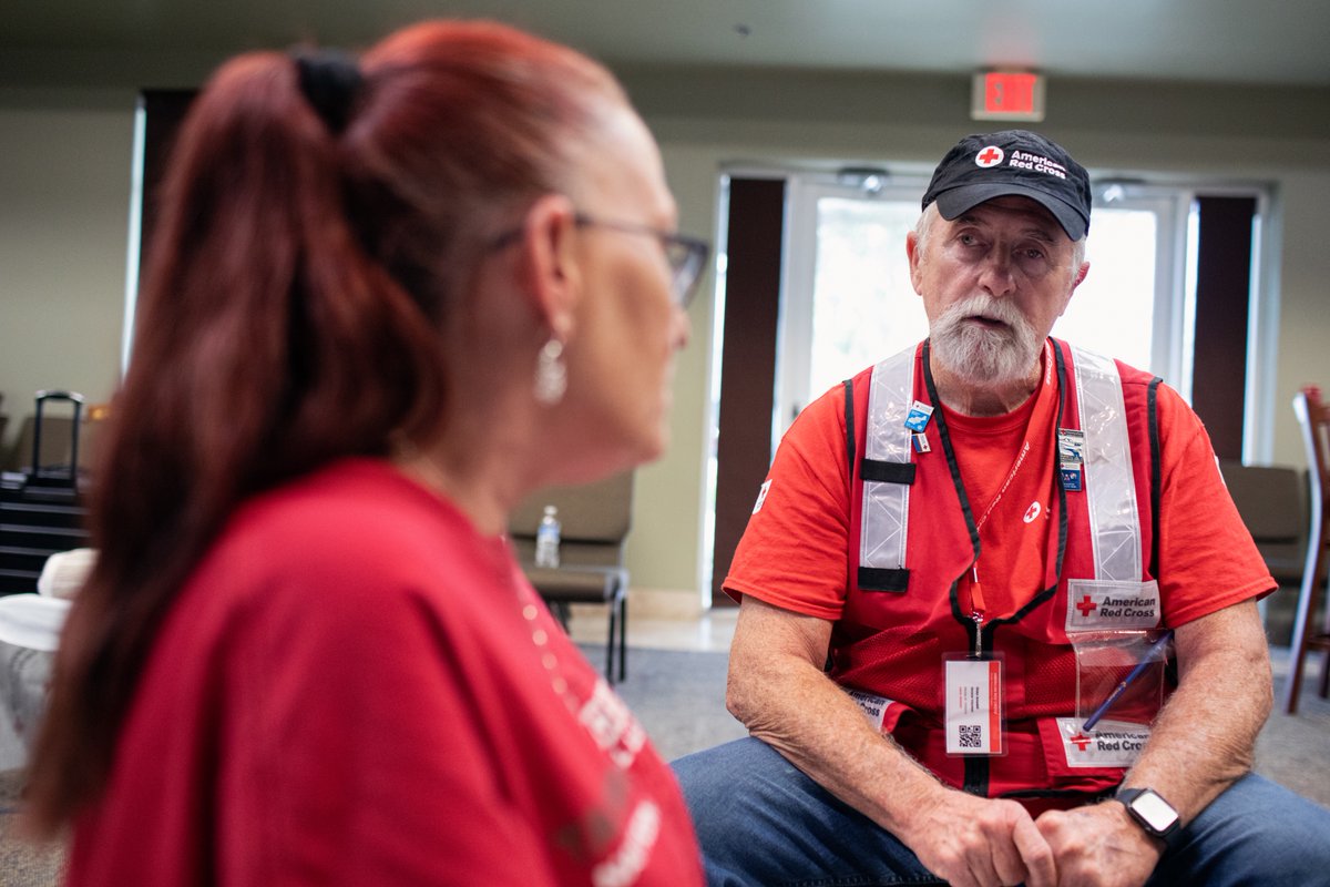 “I went to an evacuation shelter the night of Hurricane Helene,” said Tina Jackson of Tampa, Florida, and the next night they brought me here to the American
Red Cross shelter.”

📸 Tina speaks to <a href="/RedCross/">American Red Cross</a> volunteer Victor Amsdell.