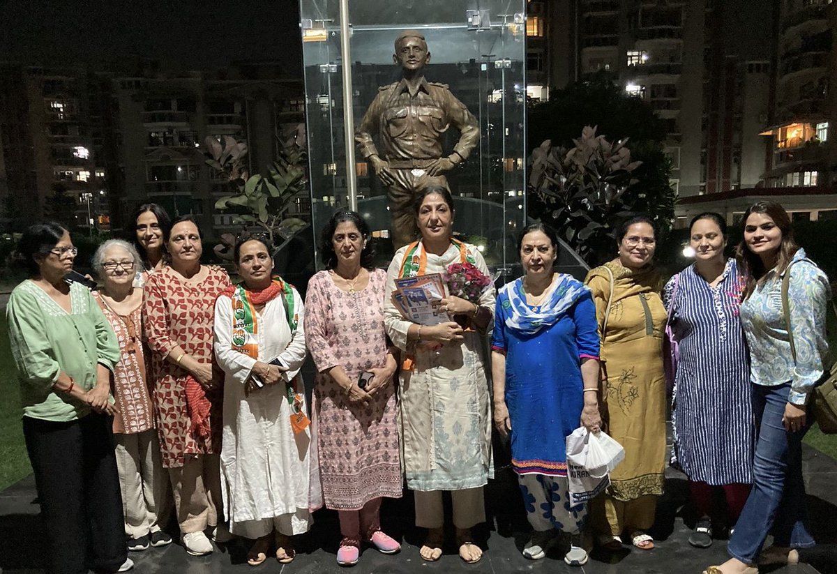 parmindercwc's tweet photo. The Congress Party will form its government in Haryana with absolute majority. Appealed to the people to vote for Congress party candidate Chandra Mohan by campaigning in the Society’s Sun City Sector 20 and GH 79, Constituency Panchkula

@INCIndia @BhupinderShooda https://t.co/sIar7SI8rG