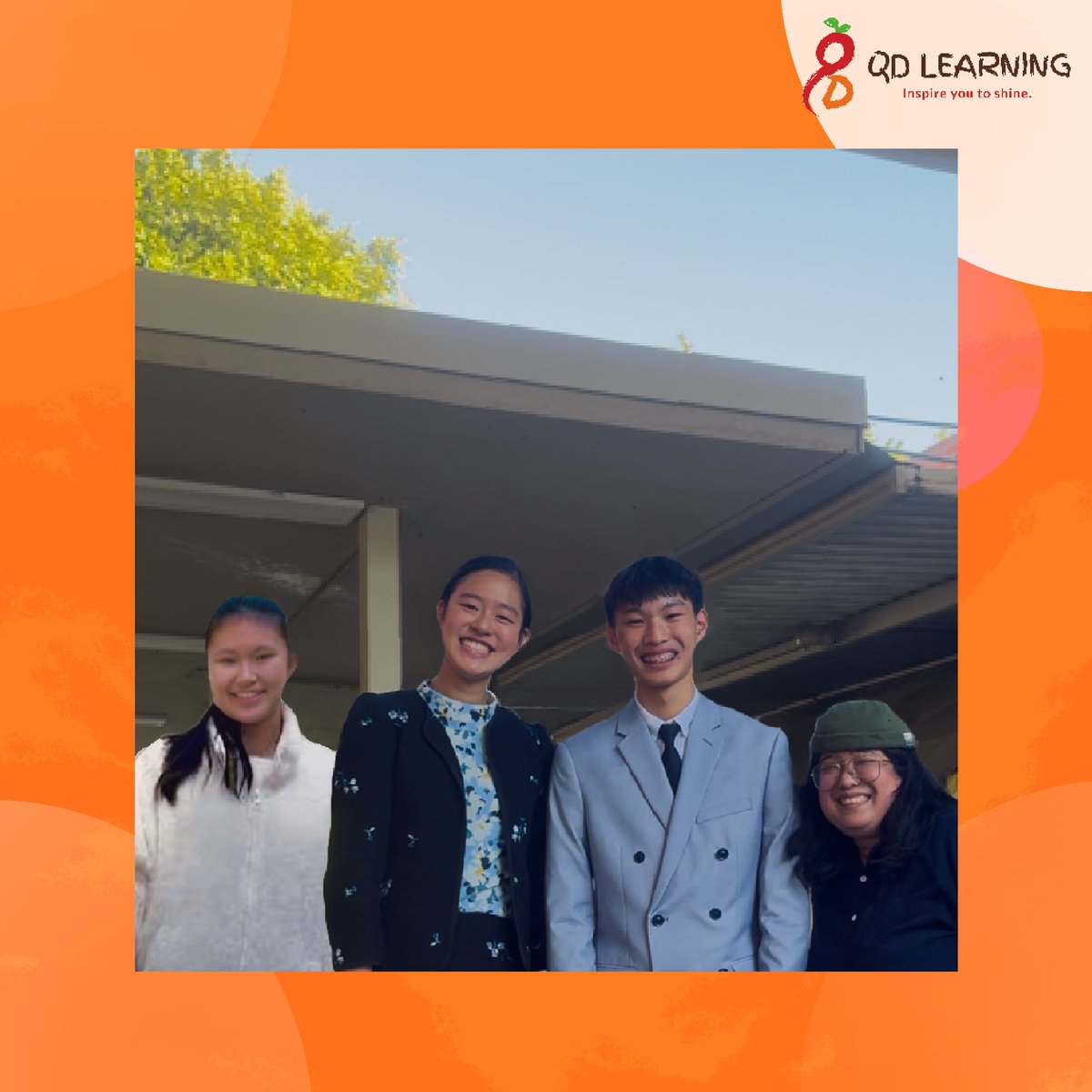 QDLearning's tweet photo. Photo description: Coach Janiel &amp; QD Students, officially representing as members of different high school teams, posing together for a team photo.

/🧵 https://t.co/srPu6gDJv1