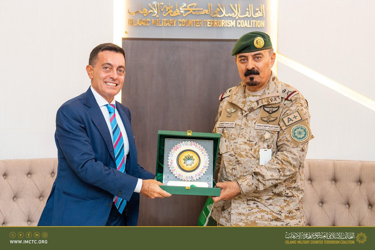 imctc_ar's tweet photo. التقى أمين عام #التحالف_الإسلامي العسكري لمحاربة الإرهاب اللواء الطيار الركن/ محمد المغيدي في مقر التحالف بالرياض، السيد/ ماورو موديكو مدير مركز الأمم المتحدة لمكافحة الإرهاب، وذلك على هامش الندوة العلمية "رؤية استشرافية لمحاربة الإرهاب من خلال التقنيات الرقمية"، وتم خلال اللقاء بحث سُبل تعزيز التعاون المشترك بين الجانبين في مجالات محاربة #الإرهاب.