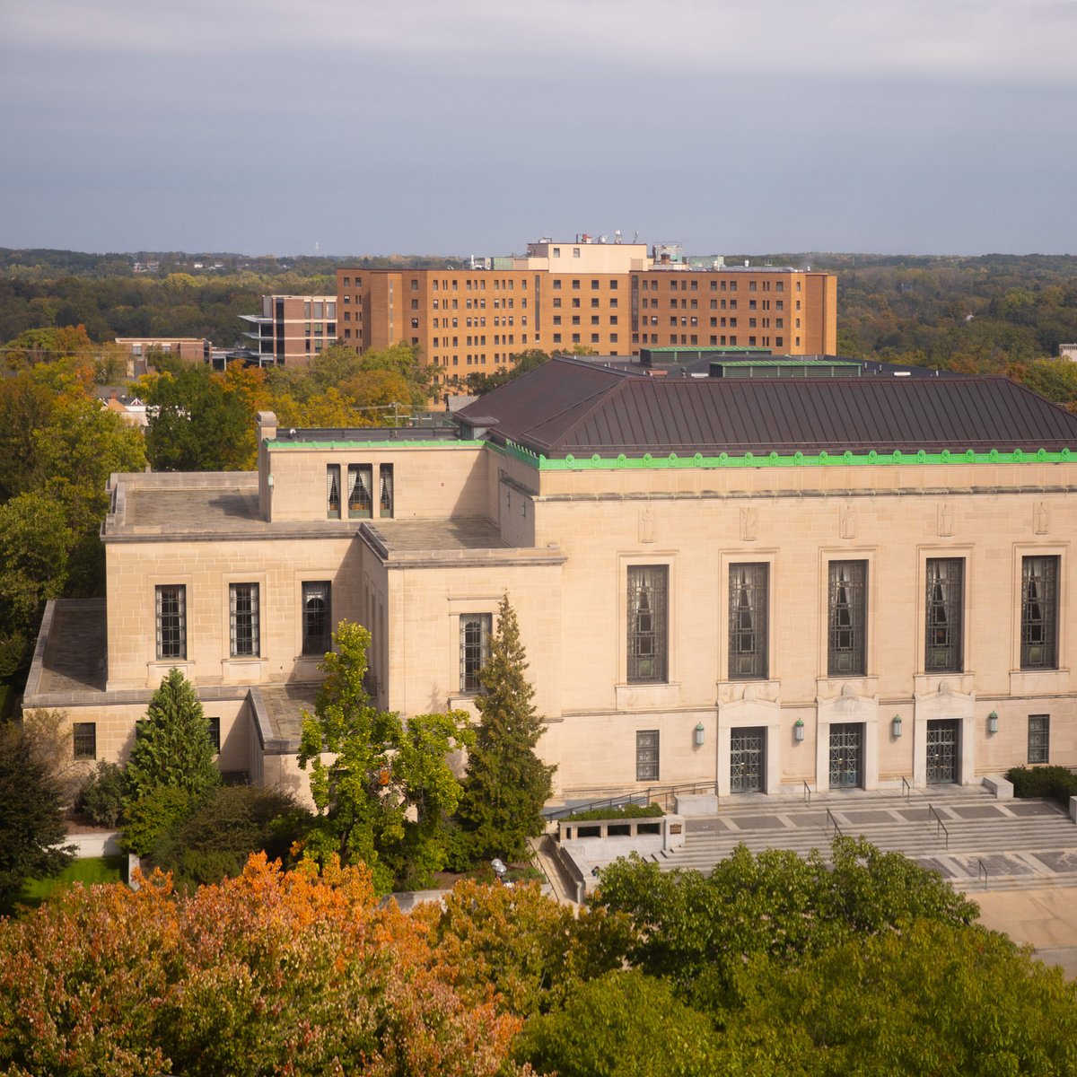 michiganalumni's tweet photo. Early autumn views from atop Burton Memorial Tower. 🍂 https://t.co/aKZtiv80fj