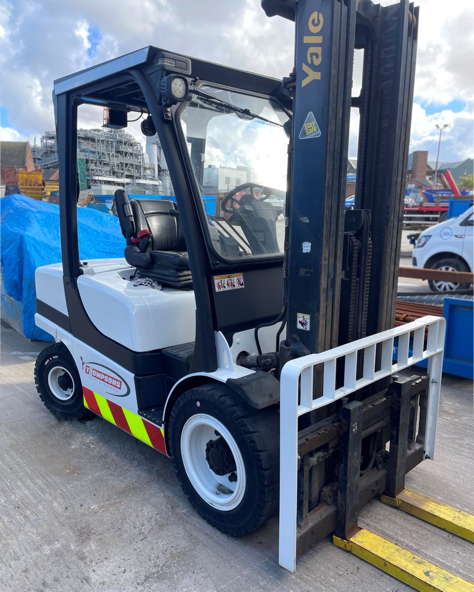 What a transformation🤩 Take a look at our Thompson Refinishers branded forklift! Keep an eye out to see this at work around the yard👀

#ThompsonRefinishers #Paintshop #Bodyshop #Forklift