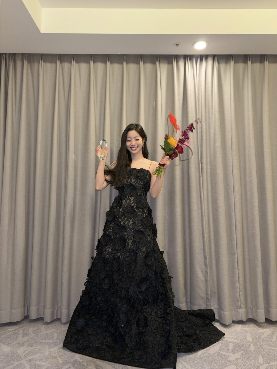 제 29회 부산국제영화제 ‘마리끌레르 아시아 스타 어워즈 2024’
The 29th BIFF ‘Marie Claire Korea Asia Star Awards 2024’

🏆 RISING STAR ✨

첫 부산국제영화제에서 라이징스타 상을 수상하게 되어 정말 영광입니다!
항상 저를 응원해주시는 원스분들께 이 상을 돌리고 싶어요🥰 늘 감사하고