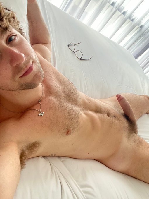 Watch Calvin T. Banks💰's leaked NSFW photo on TwXstars