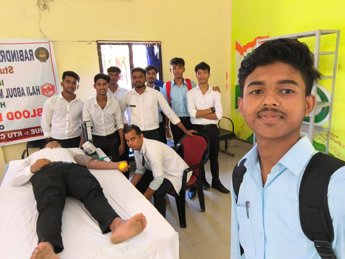 DebnathDon's tweet photo. Today, We the Rabindranath Tagore University Students Union 2023-2024,  Had a Blood donation campaign at our University,  Many Volunteers had donated their valuable blood to serve for the people. Rabhoaji https://t.co/7uVbcY4lWw