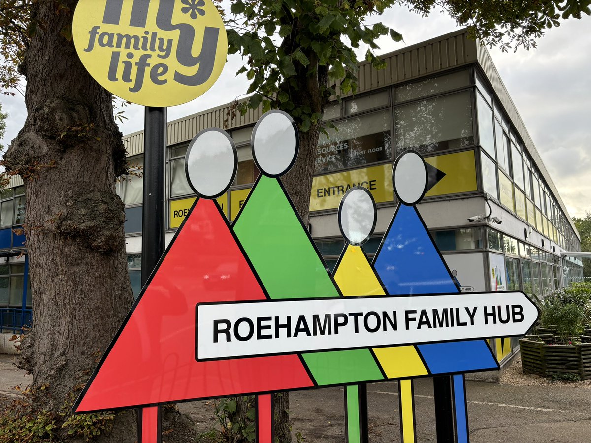 Welcome to the new Roehampton Family Hub! Launches today:

👶🏻 Children can make friends &amp; play creatively together

🏥 Health clinic &amp; mental health  support

🍎 Social supermarket &amp; community meals

💻 Digital skills &amp; ESOL lessons

🤩 Youth room with WiFi for homework