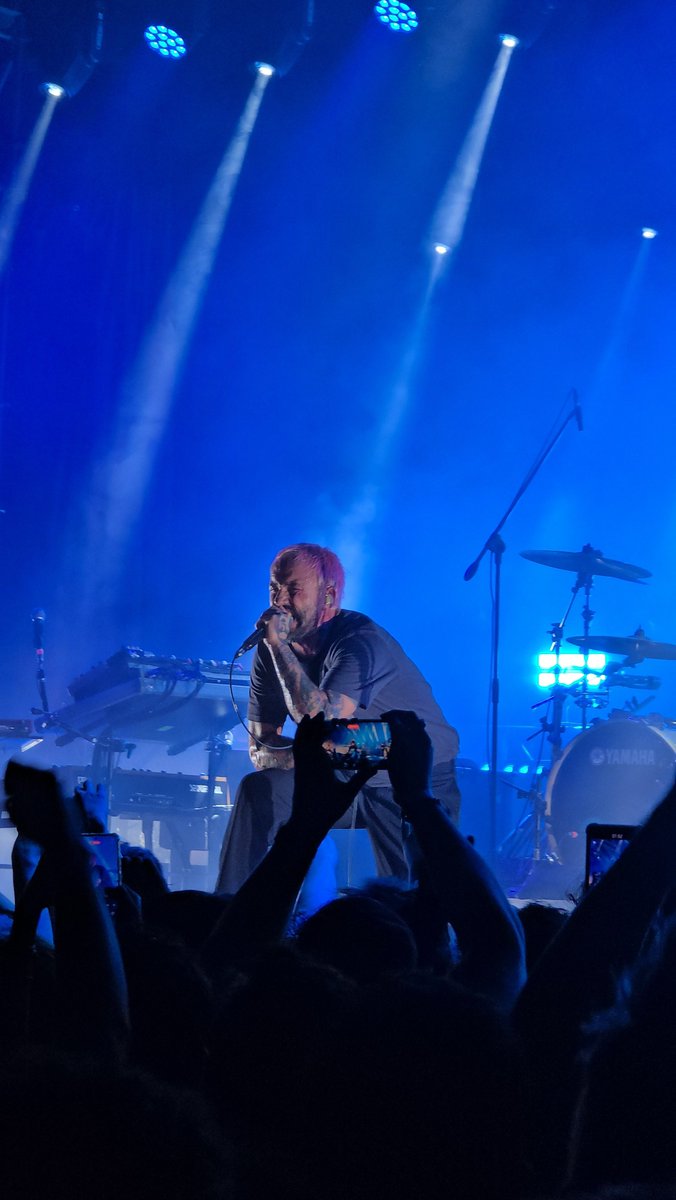 ernestoMDFK's tweet photo. @ruleiro @eltalcha a los IDLES yo los ví el martes acá en GDL y, como siempre, conciertazo. solo me había tocado verlos en festivales, pero igual la energía hasta el cielo 🔥
#Poderoseando https://t.co/4Rph2ZvdfQ