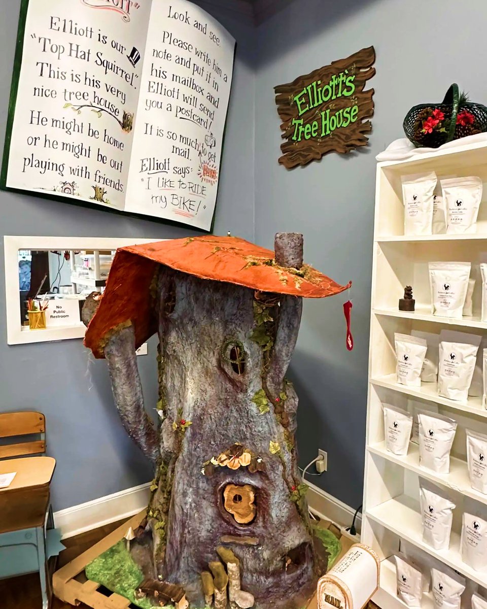 positivelydec's tweet image. The Positively Decatur team was out and about exploring some fall favorites... Can you guess where we are? 🍂✨

Hint: You might find a tree house and a secret tunnel from the Prohibition era! 🤫

#PositivelyDecatur #DecaturAl #DecaturAlabama #VisitDecaturAl #MyDecaturAl