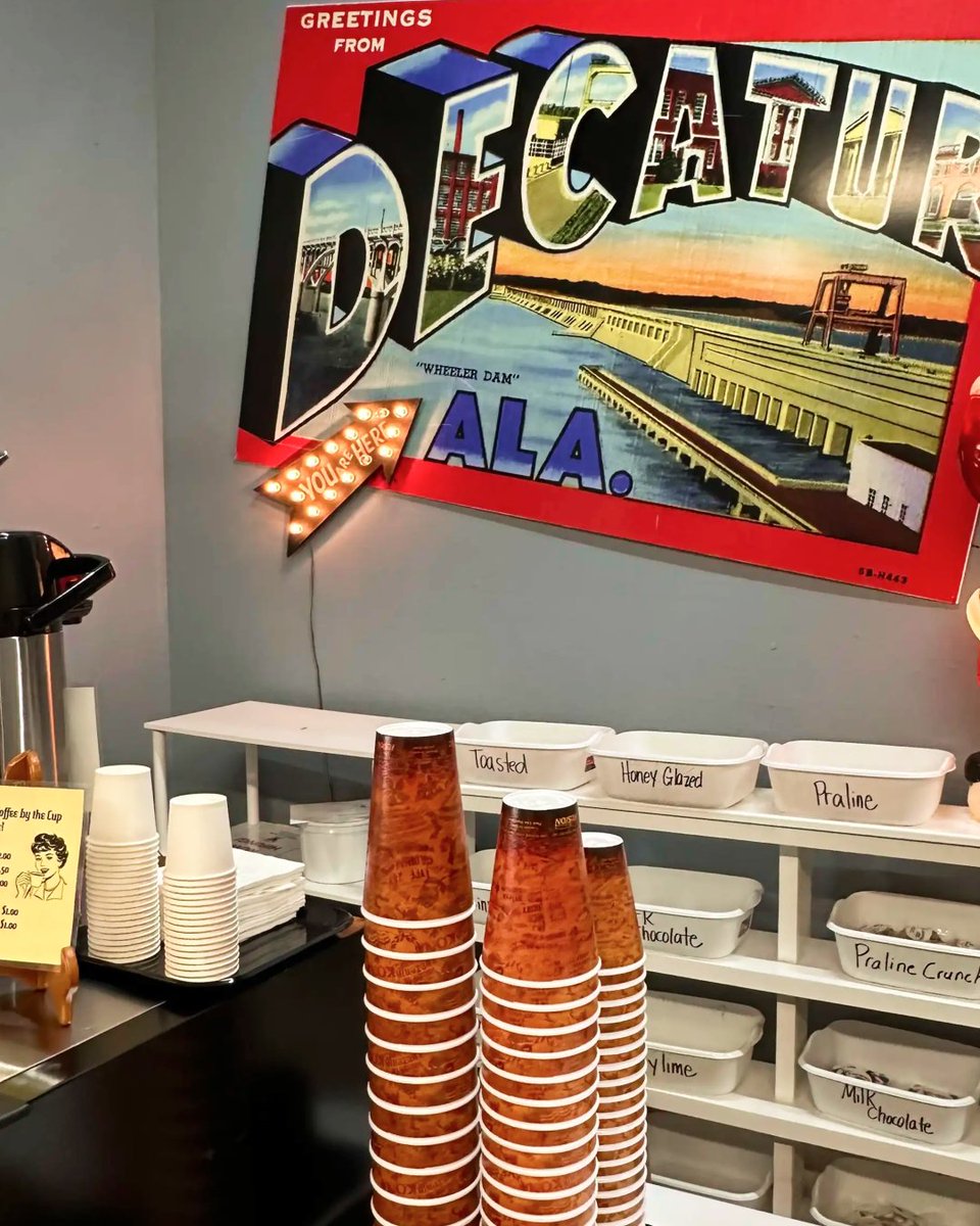 positivelydec's tweet image. The Positively Decatur team was out and about exploring some fall favorites... Can you guess where we are? 🍂✨

Hint: You might find a tree house and a secret tunnel from the Prohibition era! 🤫

#PositivelyDecatur #DecaturAl #DecaturAlabama #VisitDecaturAl #MyDecaturAl