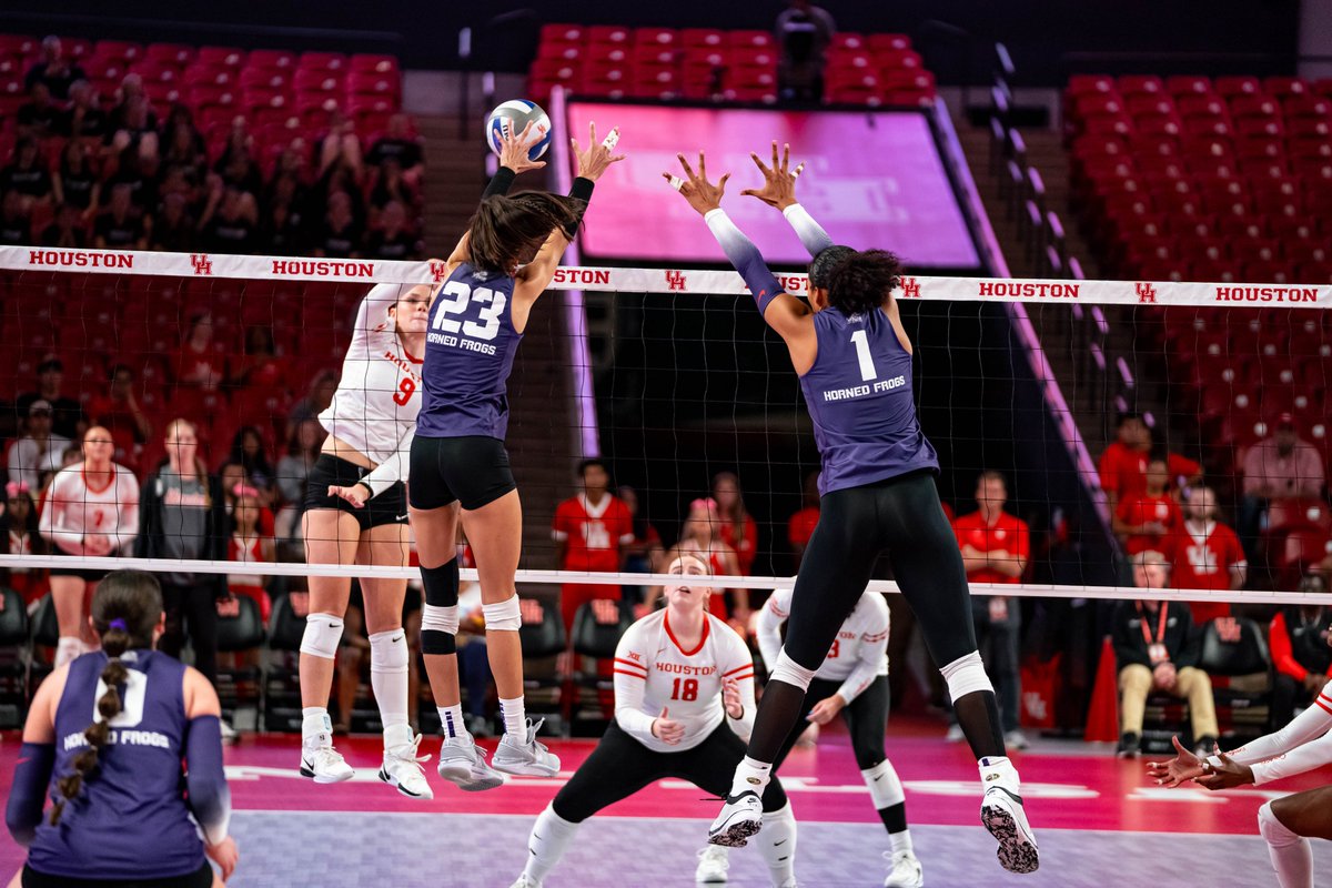 battled and brought home a road win 😤

#gofrogs