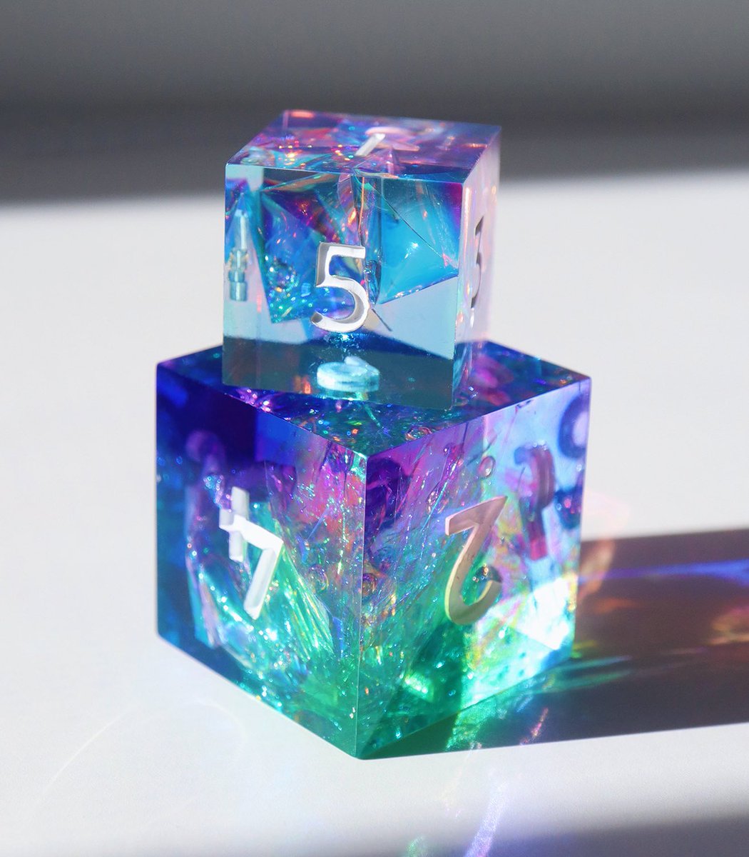 EVERYTHINGDICE's tweet photo. Details for Glitchwave 👾 40mm dice set dropping October 15! A 404 error has never looked so good ✨
#dnd #dice #ttrpg https://t.co/28TCANBoST