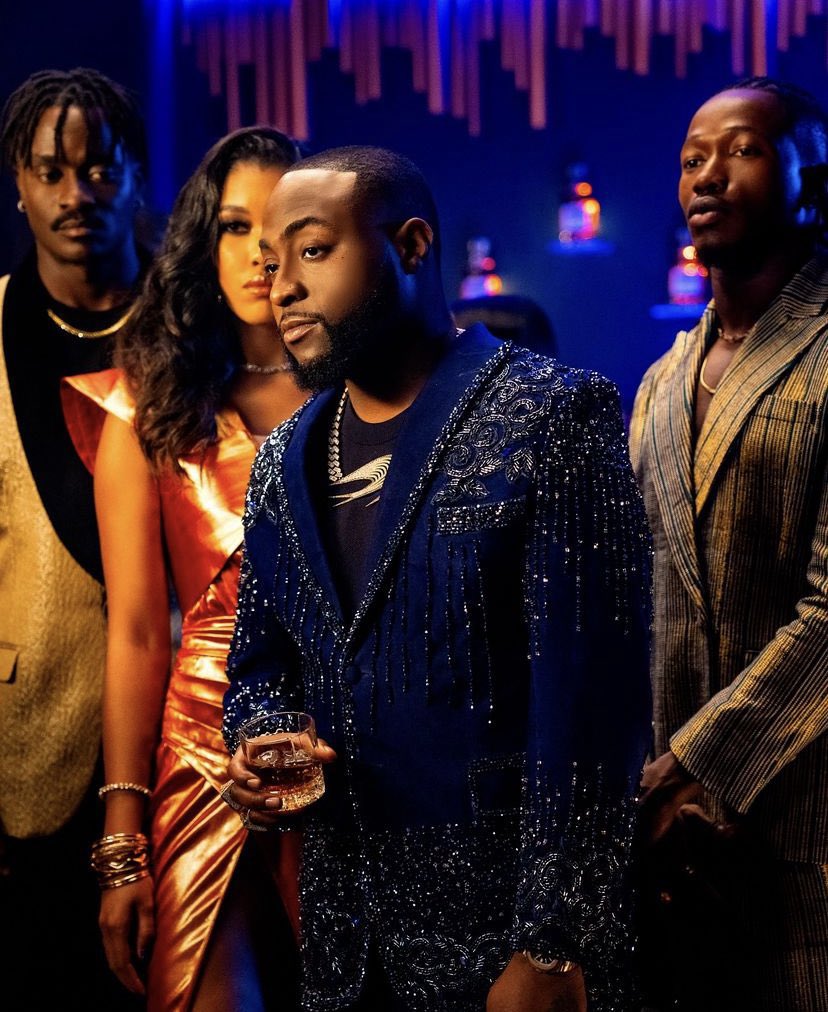 lifeofolaa's tweet image. 30BG how many likes for this picture of Davido? 🔥💙