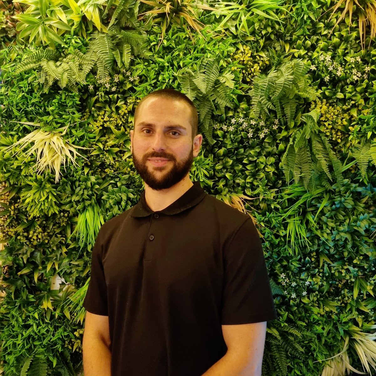 LondonPressure's tweet photo. Meet the team

Introducing Doncho,

He is a qualified masseur with more then 10 years of experience based in London. 

His favourite treatment is Deep tissue massage. Doncho's hobbies are martial arts, practicing yoga and reading books.

Appointments: +447459679737 https://t.co/nCkZZFq6EU