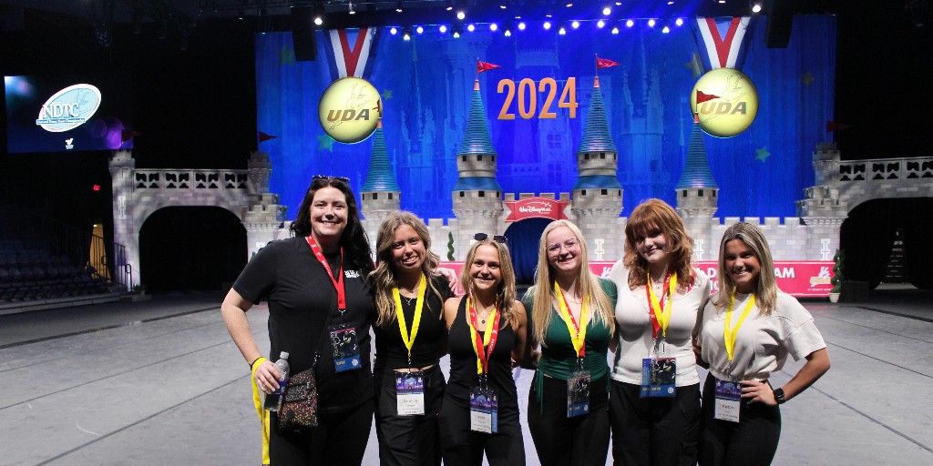 Varsity Yearbook tweet media