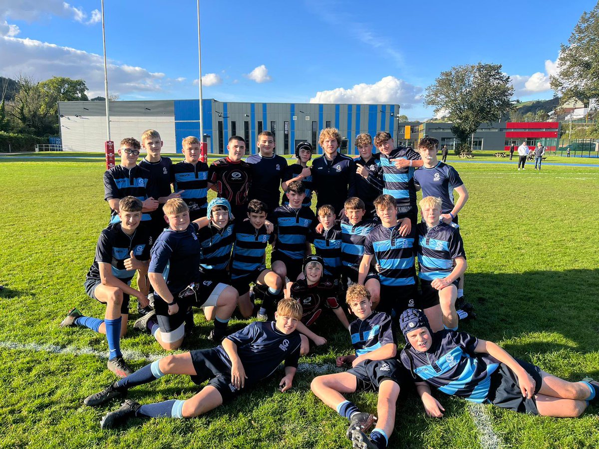 Thank you to <a href="/AfonTafRugby/">Afon Tâf Rugby / Hub Officer</a> <a href="/ATHS_PE/">Afon Tâf PE</a> for the competitive games this afternoon🤝 
An emotional afternoon with our rugby official Mr Wood Jones taking his last rugby matches. The Year 10 boys insisted on a picture with him as they said thank you and wished him well in his new role😁