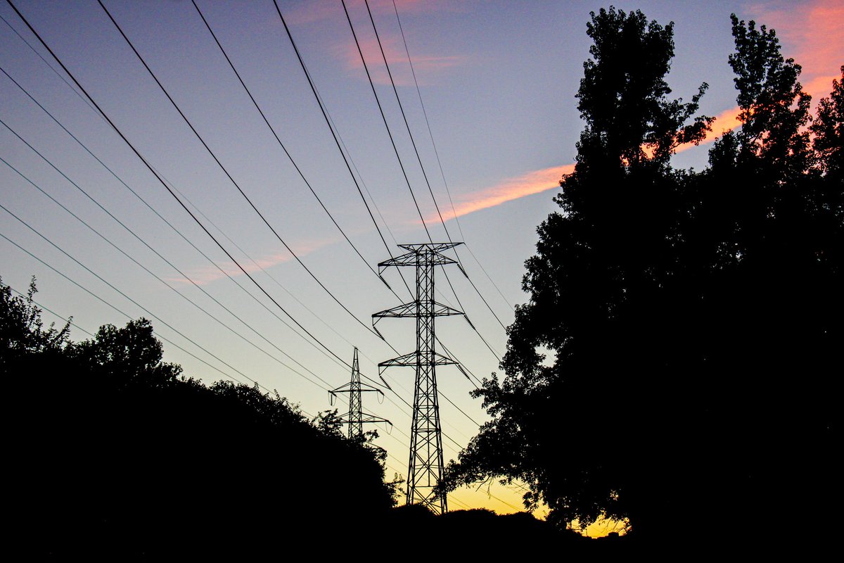 _GroovyPhotos's tweet photo. 10/2/24 “Electric Orange Near The Tracks” https://t.co/TNrUuy3txL