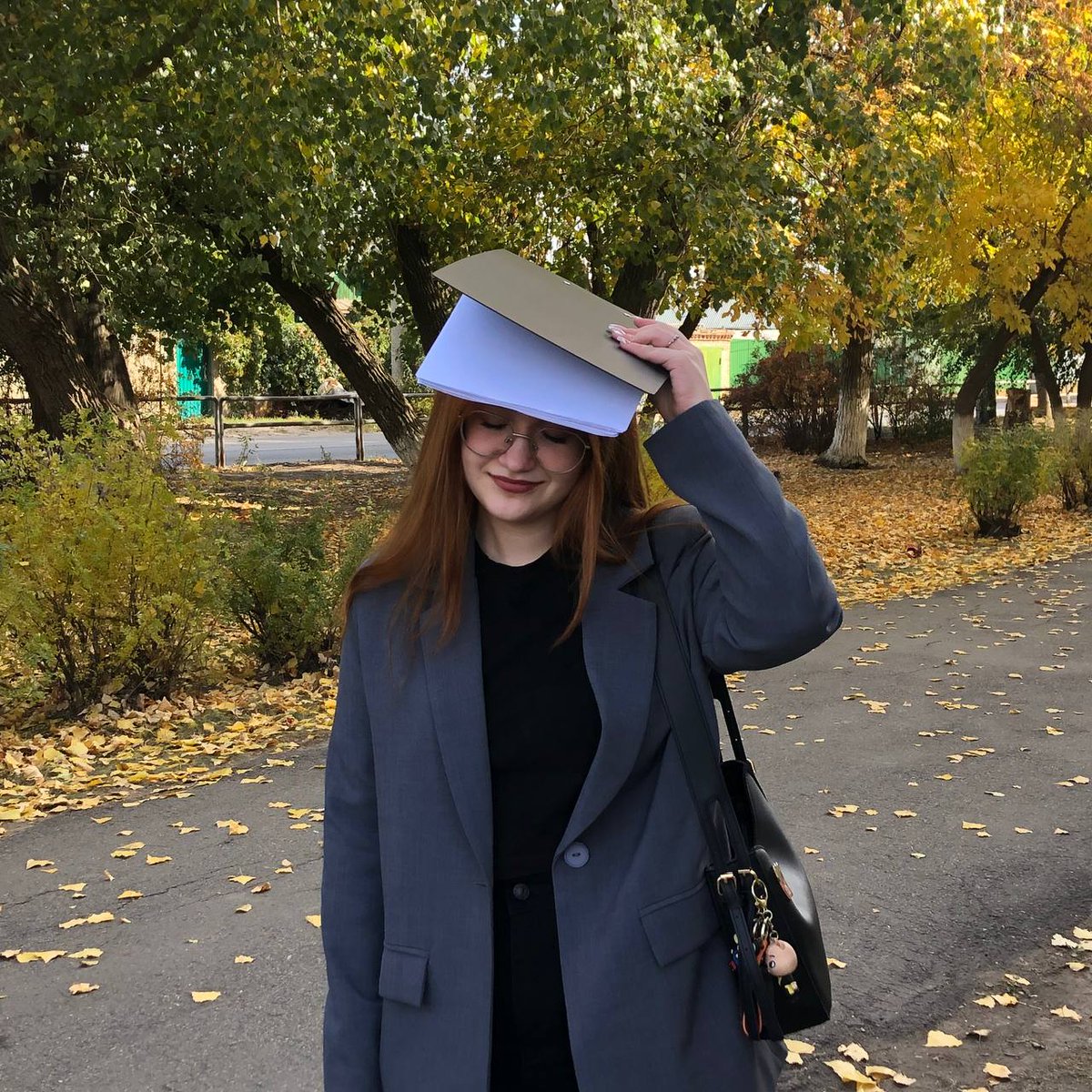 я не думала, что мне настолько понравится проводить уроки 
сегодня конечно был на тему волонтёрства в приюте, но эти дети таак на нас смотрели🥹 им было так интересно я просто в шоке