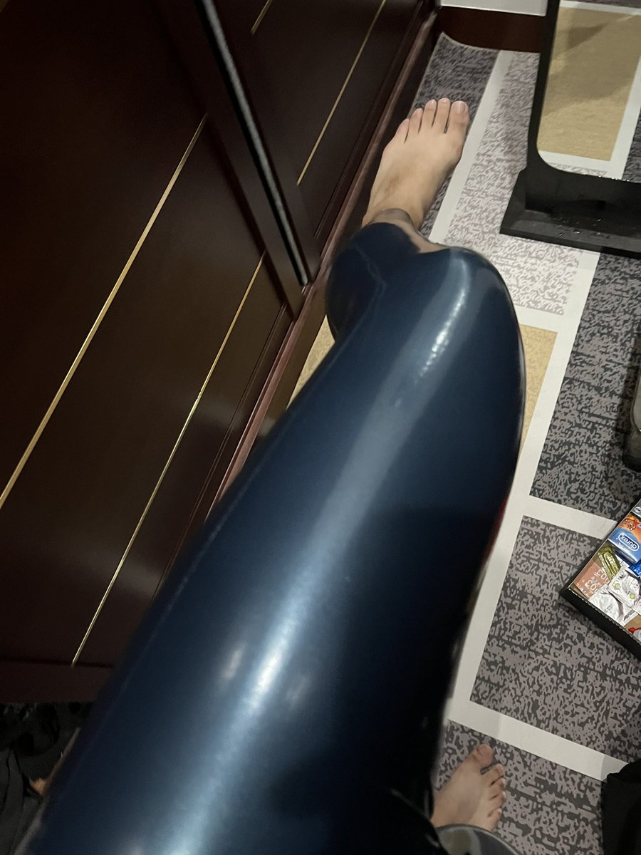 身体已胶化，战斗马上开始😁 #latex #乳胶衣