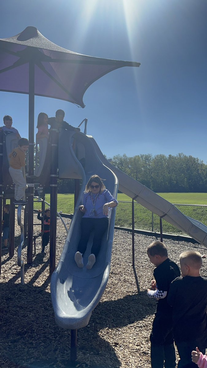 MrsBiesiada's tweet photo. I told my students if they got a 5 star day in Art, I would go down the slide. They did it so I kept my promise. They were so excited, it made my day. @AmandaEleTweets #mustangsonthemove #middierising https://t.co/vVKhY5V2fG
