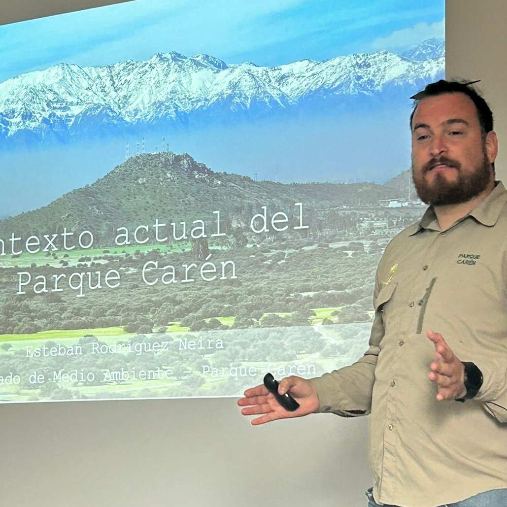 📌Director regional, Rodrigo Illesca, participa en el lanzamiento del libro “Innovación para la sostenibilidad: Custodia ambiental del Parque Carén” <a href="/IForestalUChile/">Facultad de Ciencias Forestales UChile</a> <a href="/parque_caren/">Parque Carén</a> que releva el compromiso con la naturaleza y el valor ecológico.  libros.uchile.cl/files/presses/…