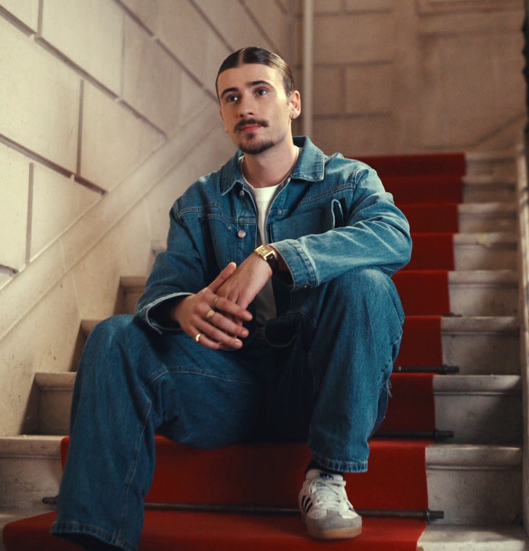 sndhazl's tweet photo. PITIÉ IL EST TROP BEAU https://t.co/A6QDdpMFnQ