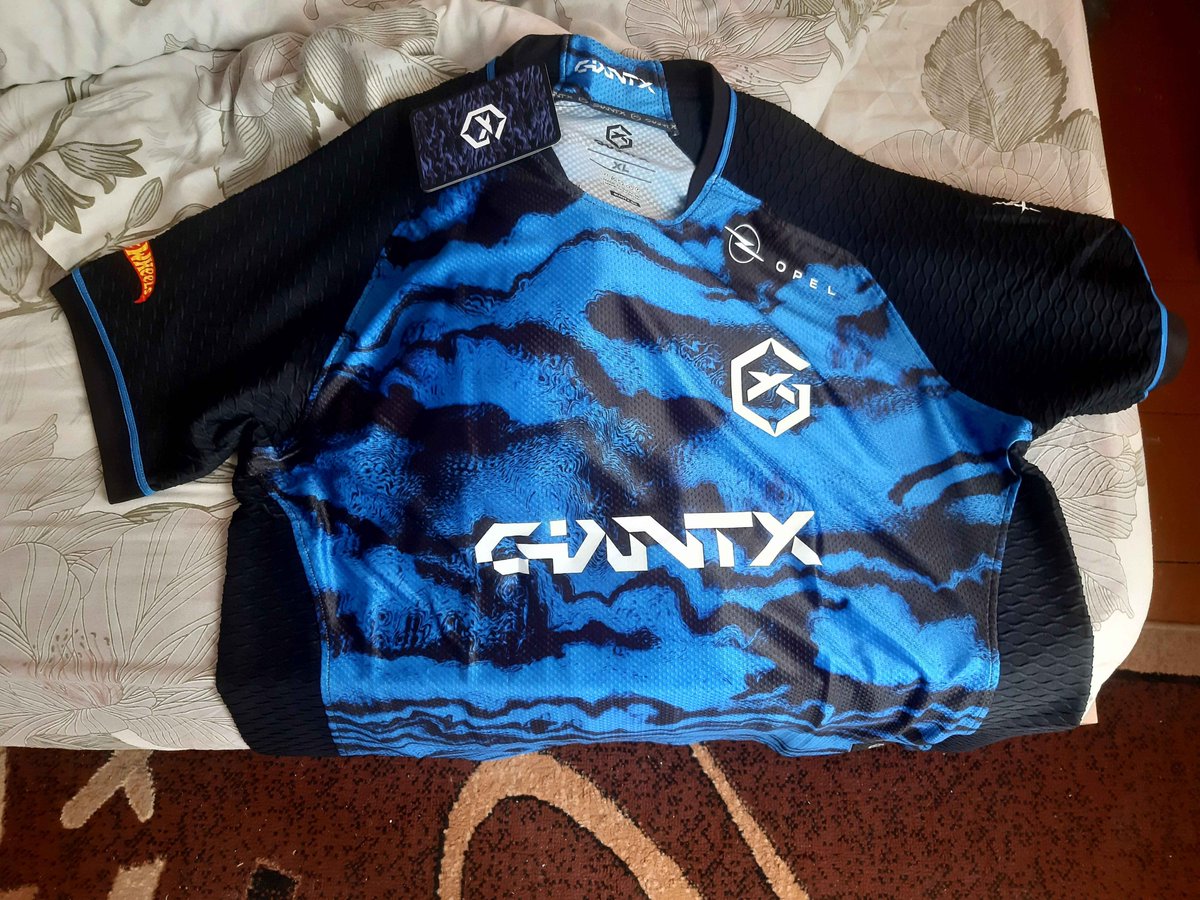 Thanks to <a href="/Lozarklol/">David Alonso</a> and  <a href="/GIANTXES/">GIANTX</a>  for this cool jersey😎