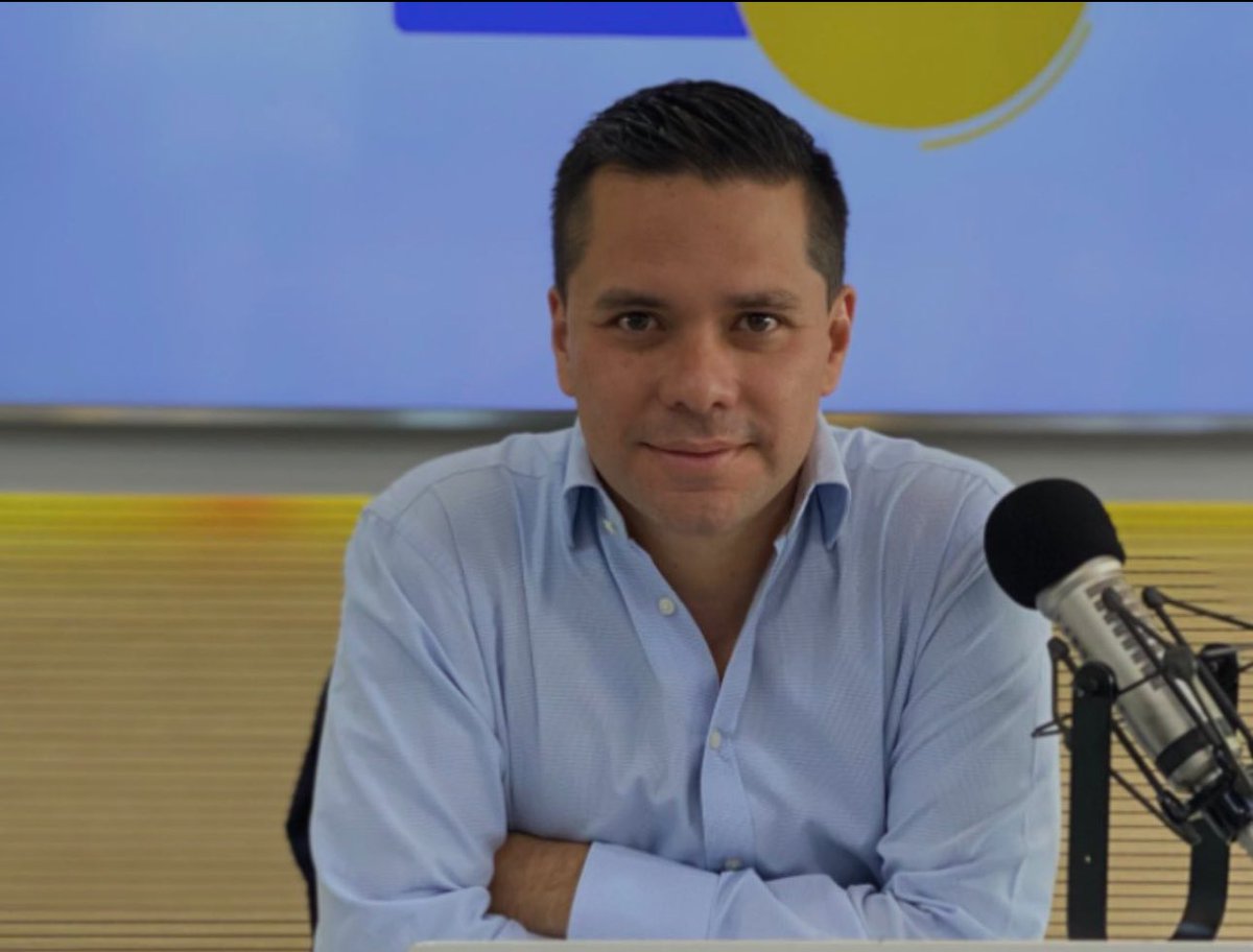 Cronología de una infamia:

-15 de septiembre las bodegas petristas, pagadas con plata pública, por  una semana lapidaron al periodista <a href="/lcvelez/">Luis Carlos Vélez 🌎</a>.
-24 de septiembre la SIC hace un allanamiento disfrazado de “visita e inspección” a RCN.
-Viernes 27 de septiembre la organización