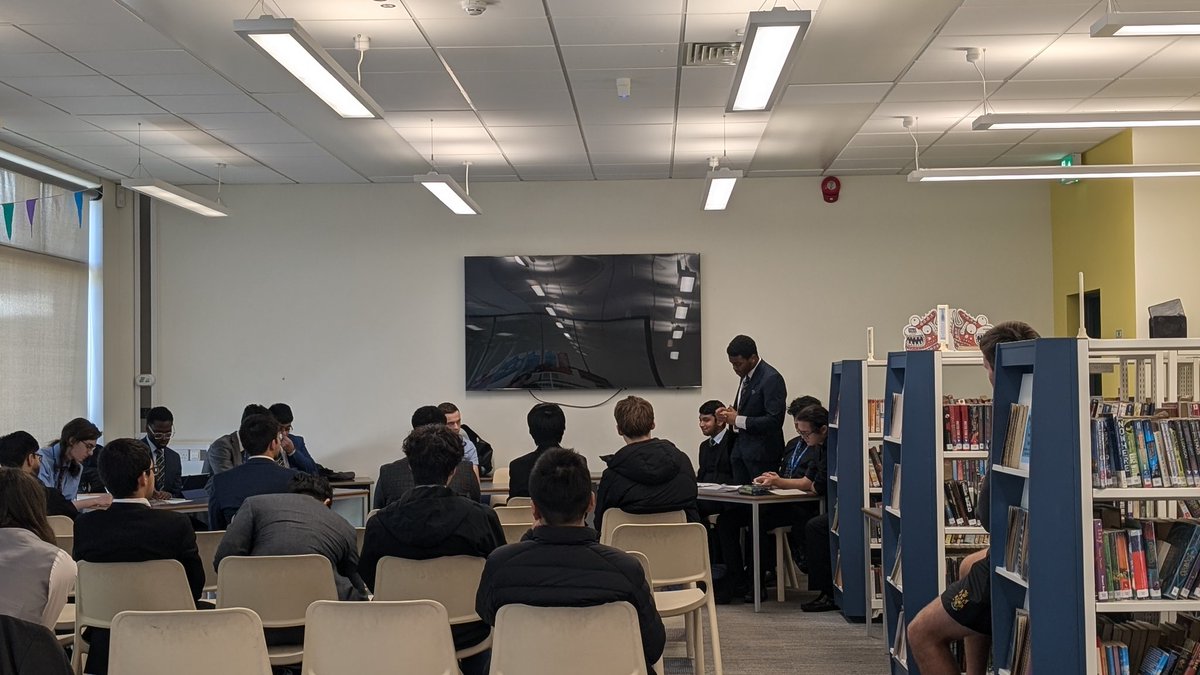 AGSB_Geology's tweet photo. Great discussion at the year 12 debate today discussing the motion "Fracking is essential for UK energy security". Some fantastic arguments and great communication! #ThinkGeology @agsb_official https://t.co/k4xm6EuKZF