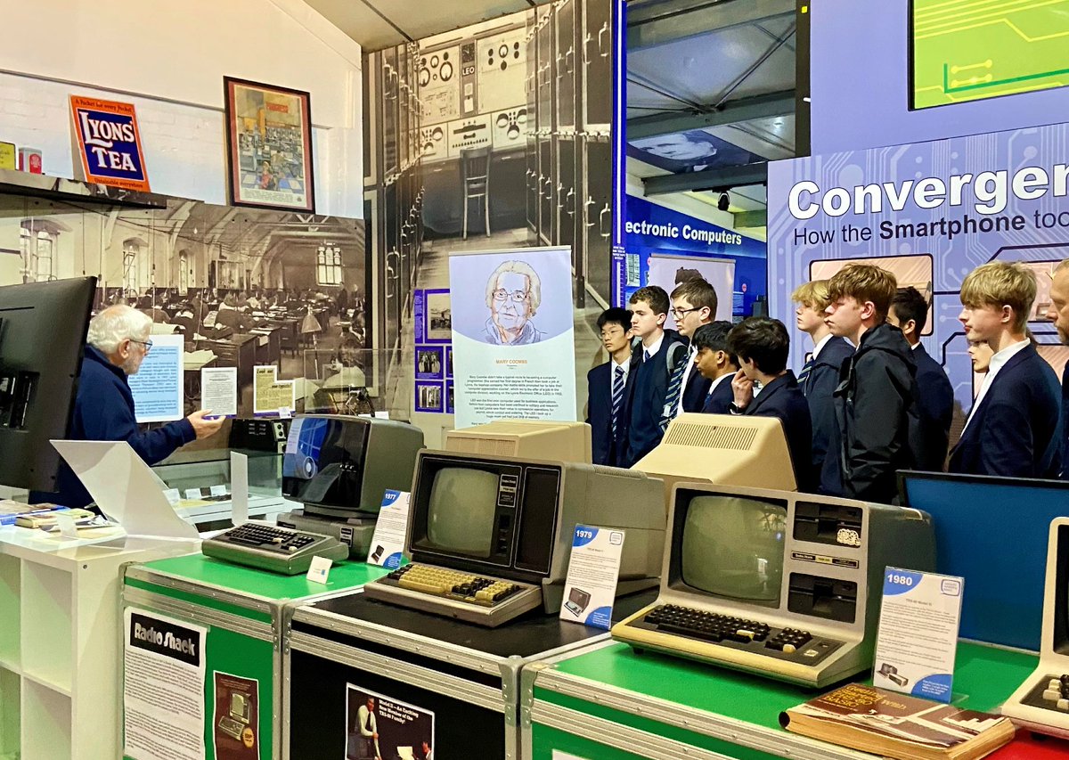 computermuseum's tweet image. Today, GCSE Computer Science Students from @BedfordSchool enjoyed a full day immersion in all things #coding, #computinghistory and maybe a little bit of #retrogaming fun. 💻

Thank you Bedford School for such a great visit! 🤩💾