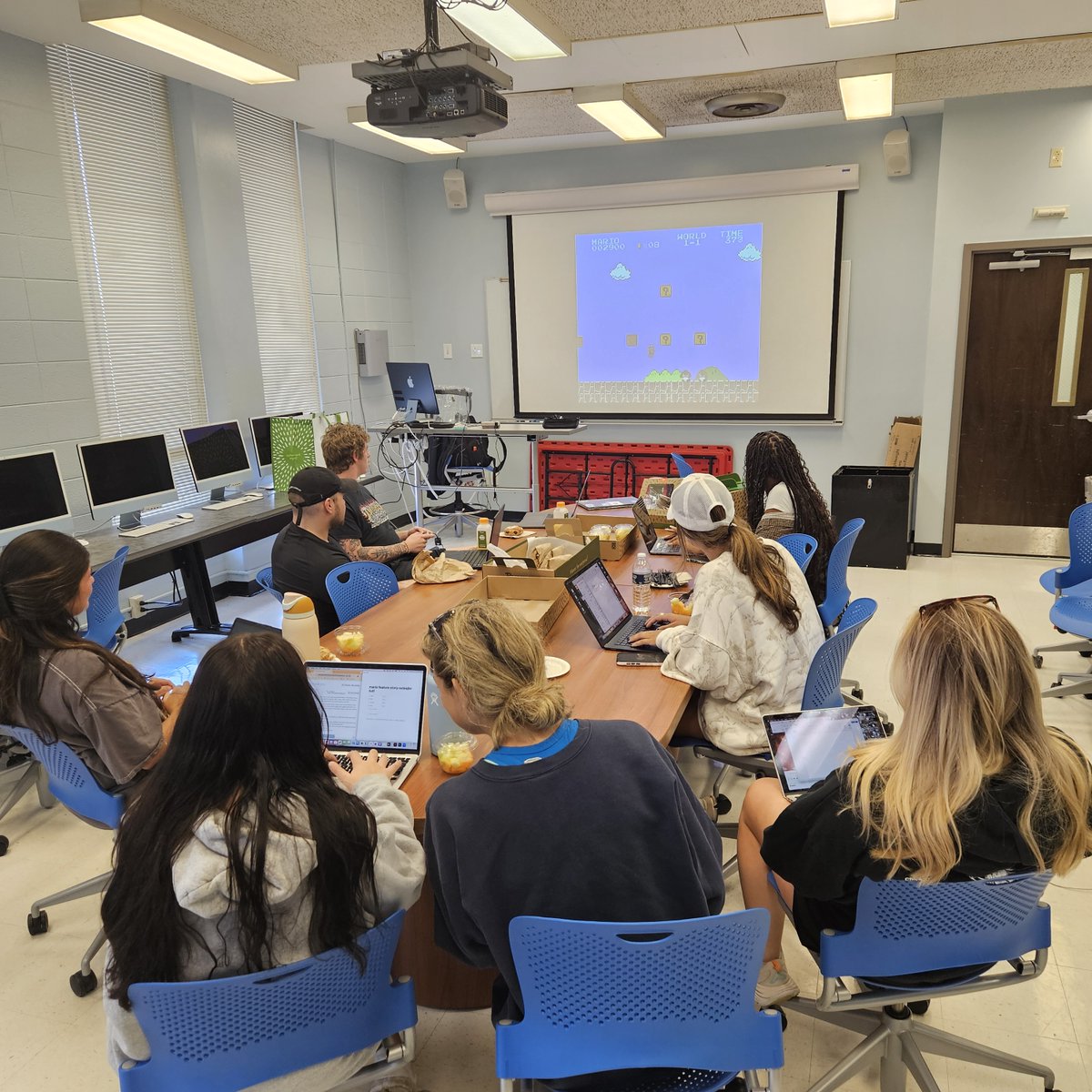 Tombras School of Advertising & PR tweet media