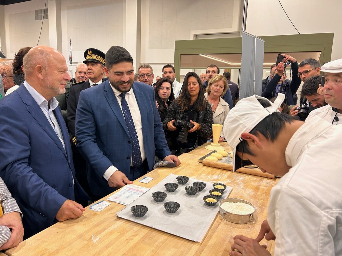 Inauguration de l'Artisanat C'Chartres en présence du  ministre de la fonction publique  Guillaume Kasbarian. Des lycéens du LP Philibert de l'Orme étaient sur place pour montrer leur savoir-faire .
<a href="/ac_orleanstours/">Académie d'Orléans-Tours</a> <a href="/guillaumekasba/">Guillaume Kasbarian</a>