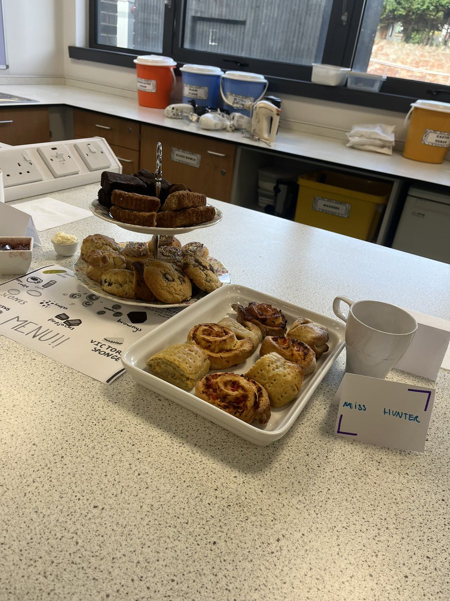 Miss Hunter tweet media